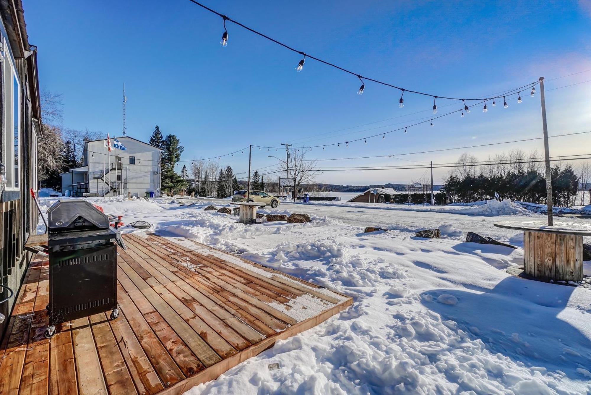 Your Cozy Cabin Retreat Saint-Remi-d'Amherst Экстерьер фото